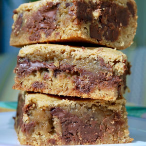 Three stacked Congo bars on a plate.