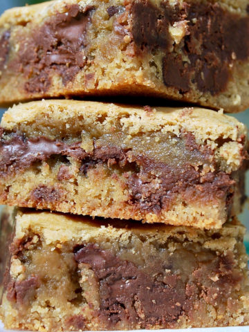 Three stacked Congo bars on a plate.