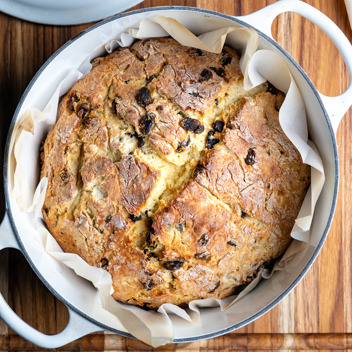 IRISH SODA BREAD (BAKED IN A DUTCH OVEN) - The Genetic Chef